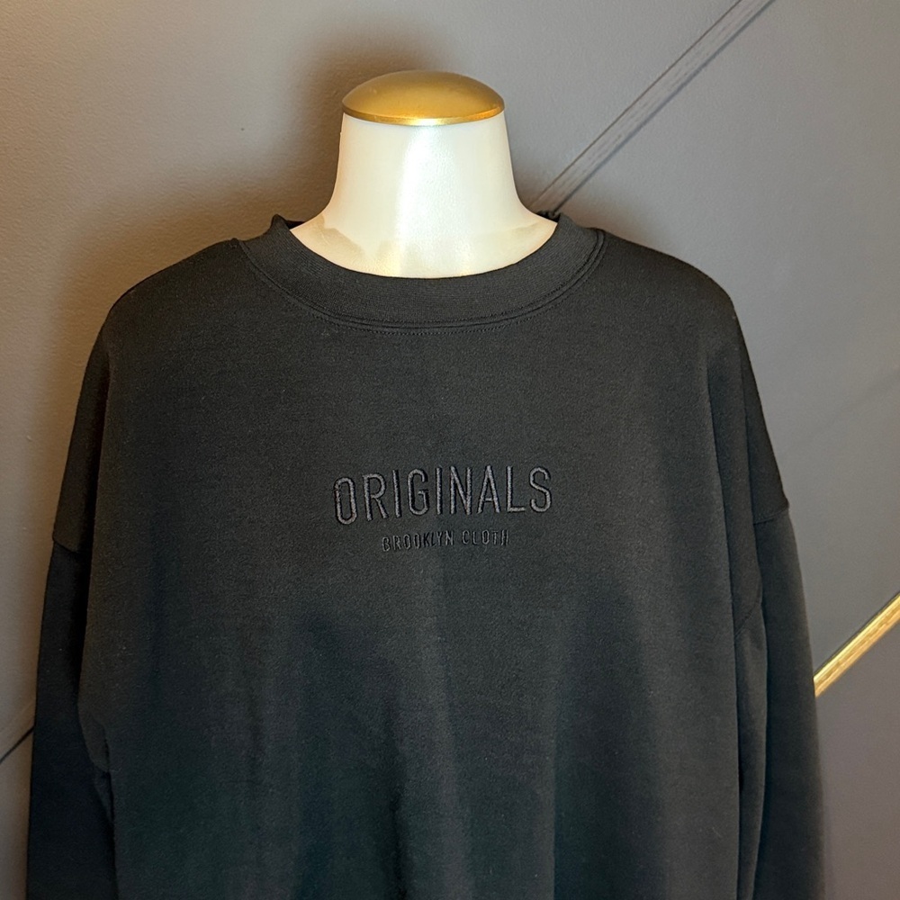 Men’s Originals Tonal Embroidered Fleece Crew Neck Sweatshirt - Picture 3 of 5